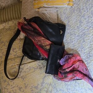 Beautiful Dockers leather purse 👛, with Wilson leather wallet and scarf